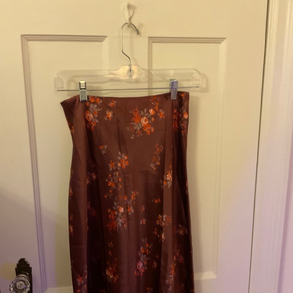 Reformation Pratt Silk Midi Skirt in Nona Size 4 - Picture 5 of 9